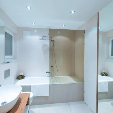Modernes Apartment Josefiau Salisburgo Esterno foto